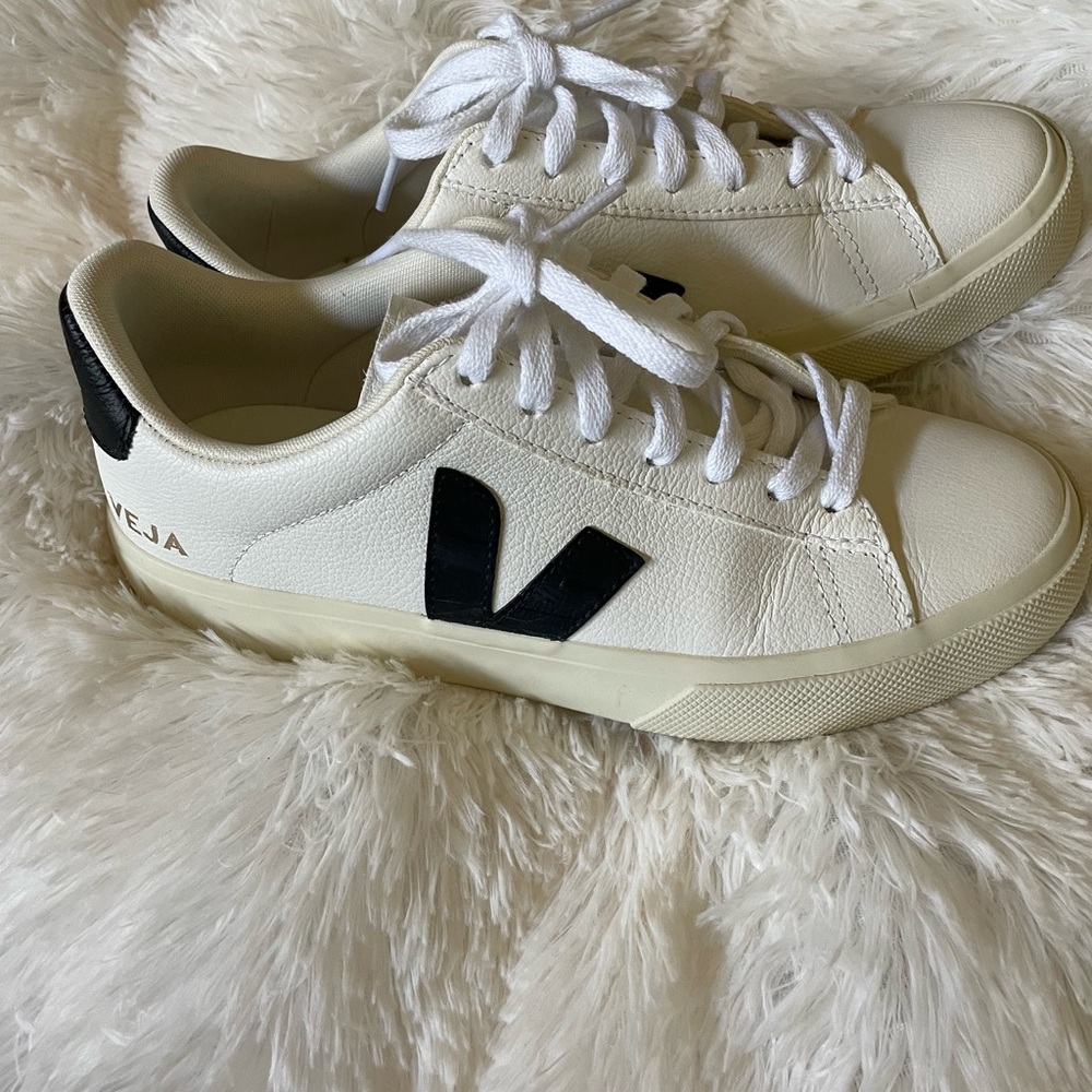 Womens Vejas Sneakers